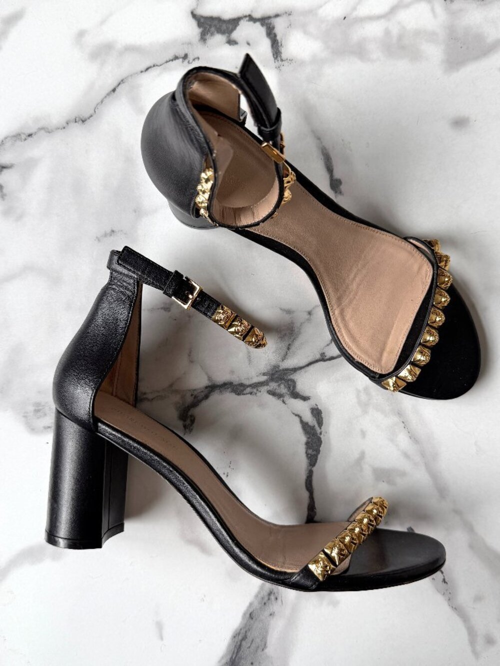 Stuart Weitzman Rosemarie Black Leather Studded Sandals Size 9.5